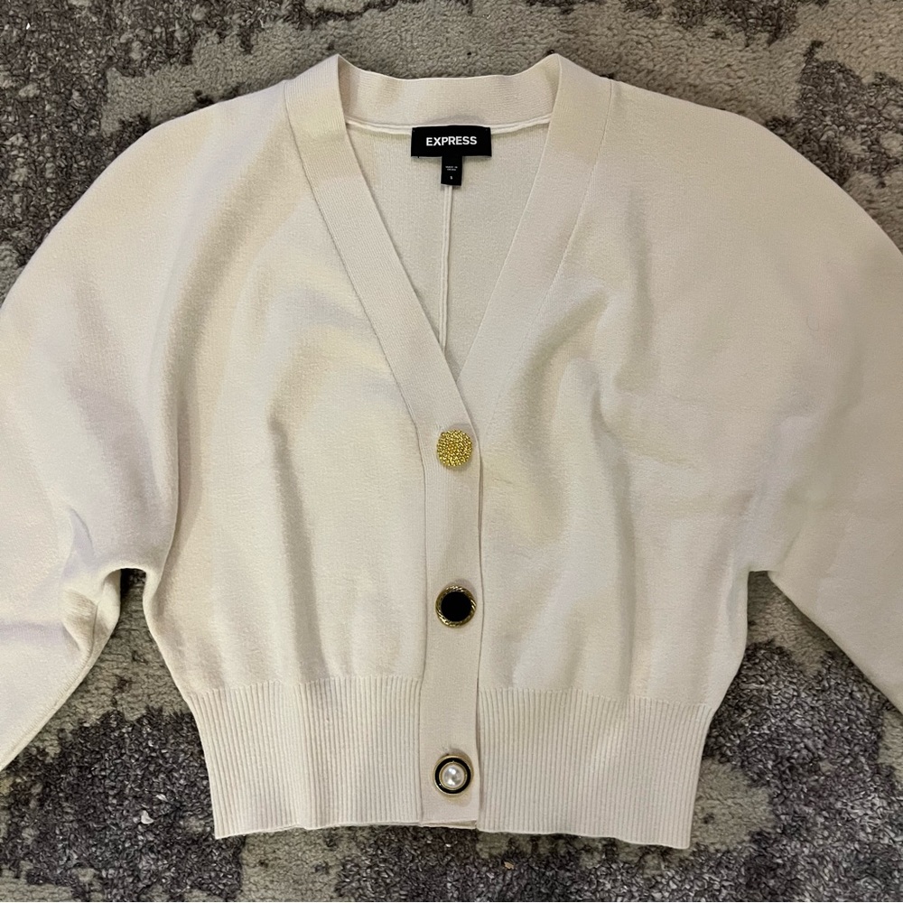 Express V-Neck Mixed Button Cardigan in Swan - Picture 5 of 7